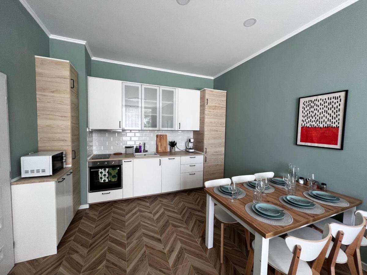 Las Brisas Garden Apartment 布尔加斯 外观 照片