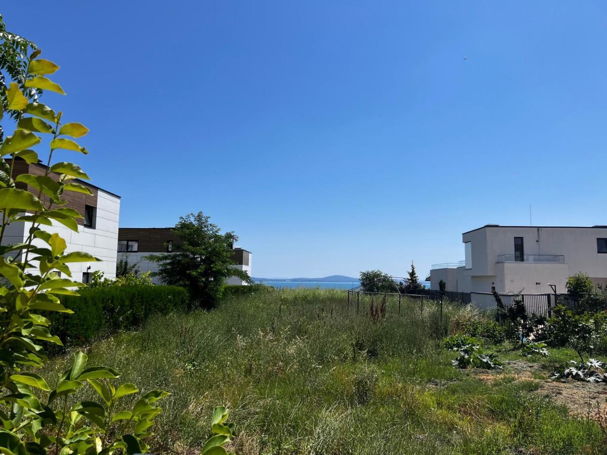 Las Brisas Garden Apartment 布尔加斯 外观 照片
