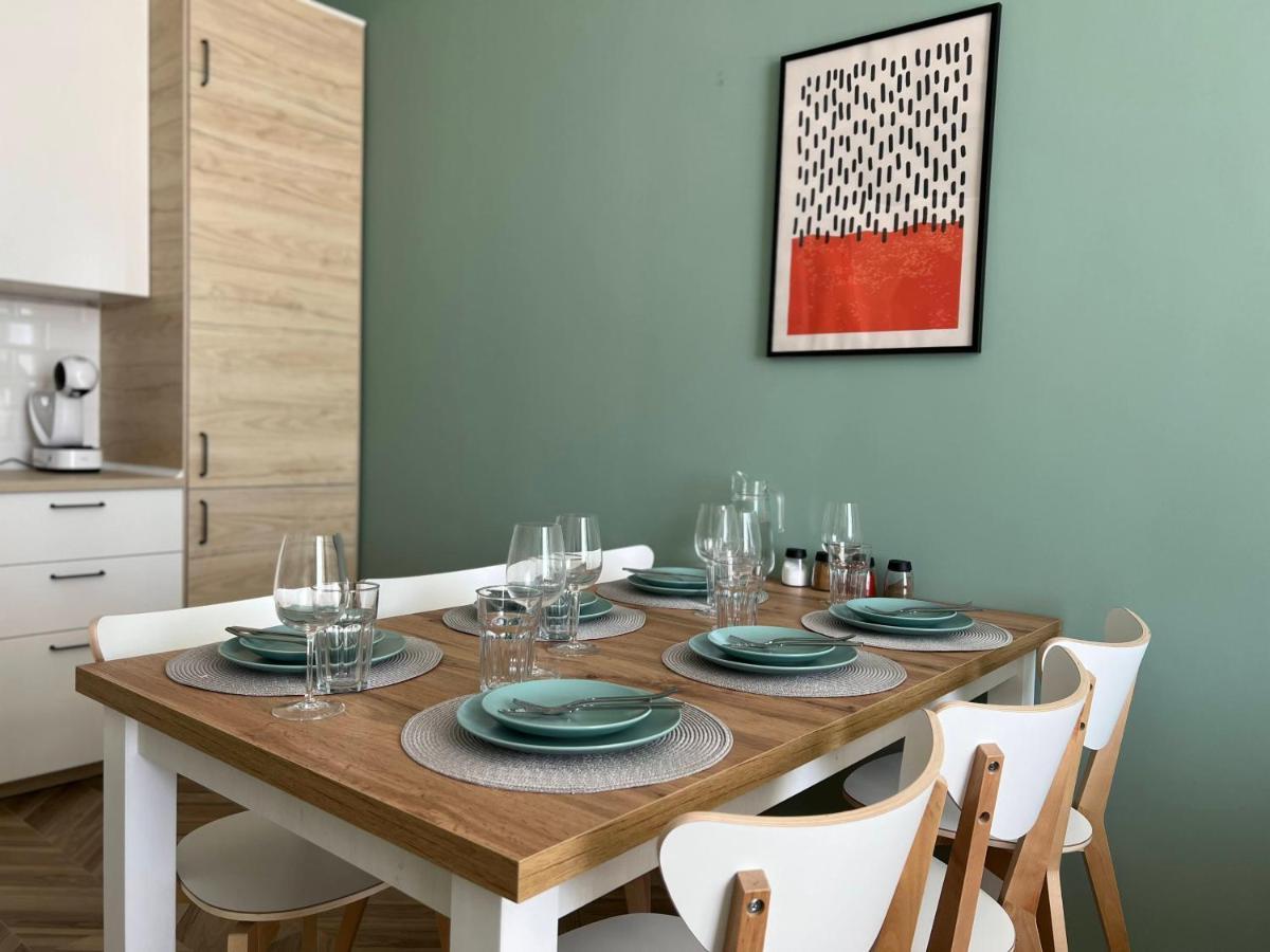 Las Brisas Garden Apartment 布尔加斯 外观 照片