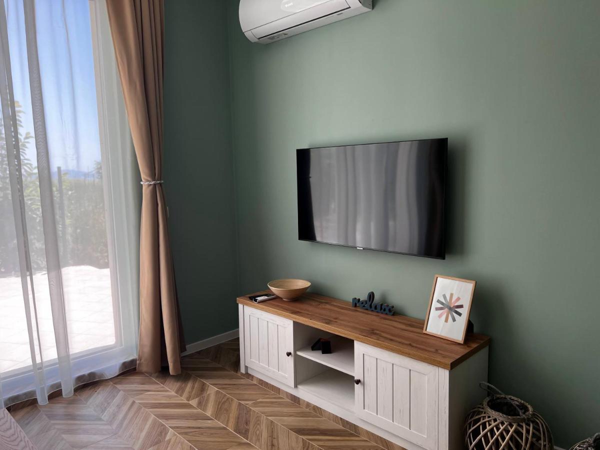 Las Brisas Garden Apartment 布尔加斯 外观 照片