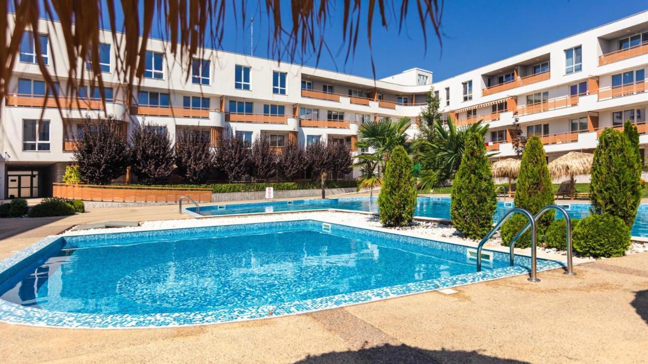 Las Brisas Garden Apartment 布尔加斯 外观 照片