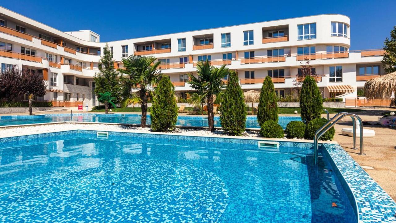 Las Brisas Garden Apartment 布尔加斯 外观 照片